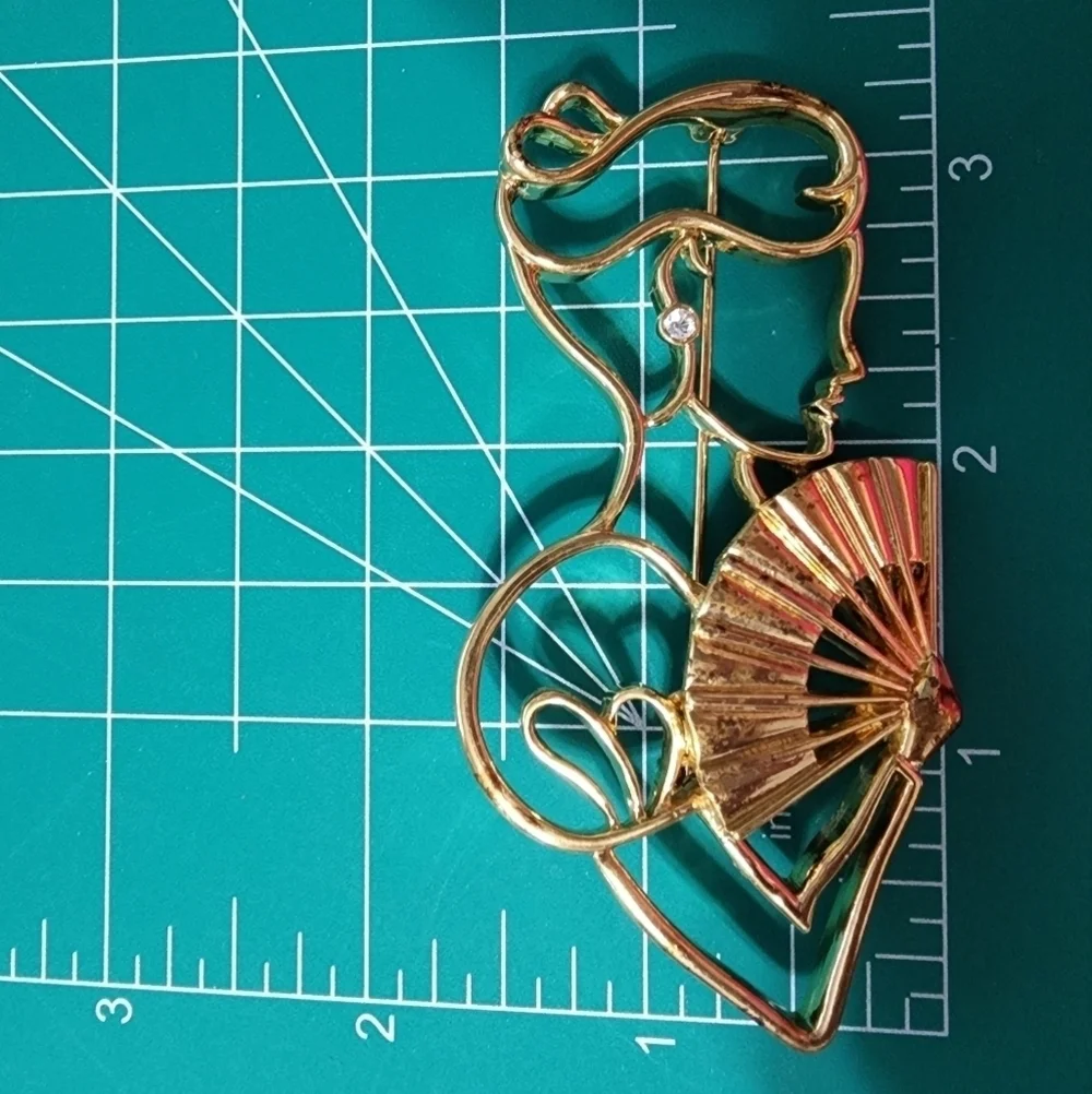 Vintage Lady Remington Signed Victorian Gold-Tone Lady with Fan Brooch